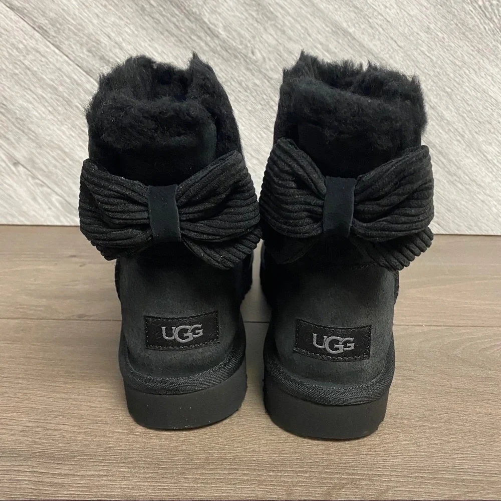UGG | Mini Bailey Corduroy Bow Boots Black 6 NEW